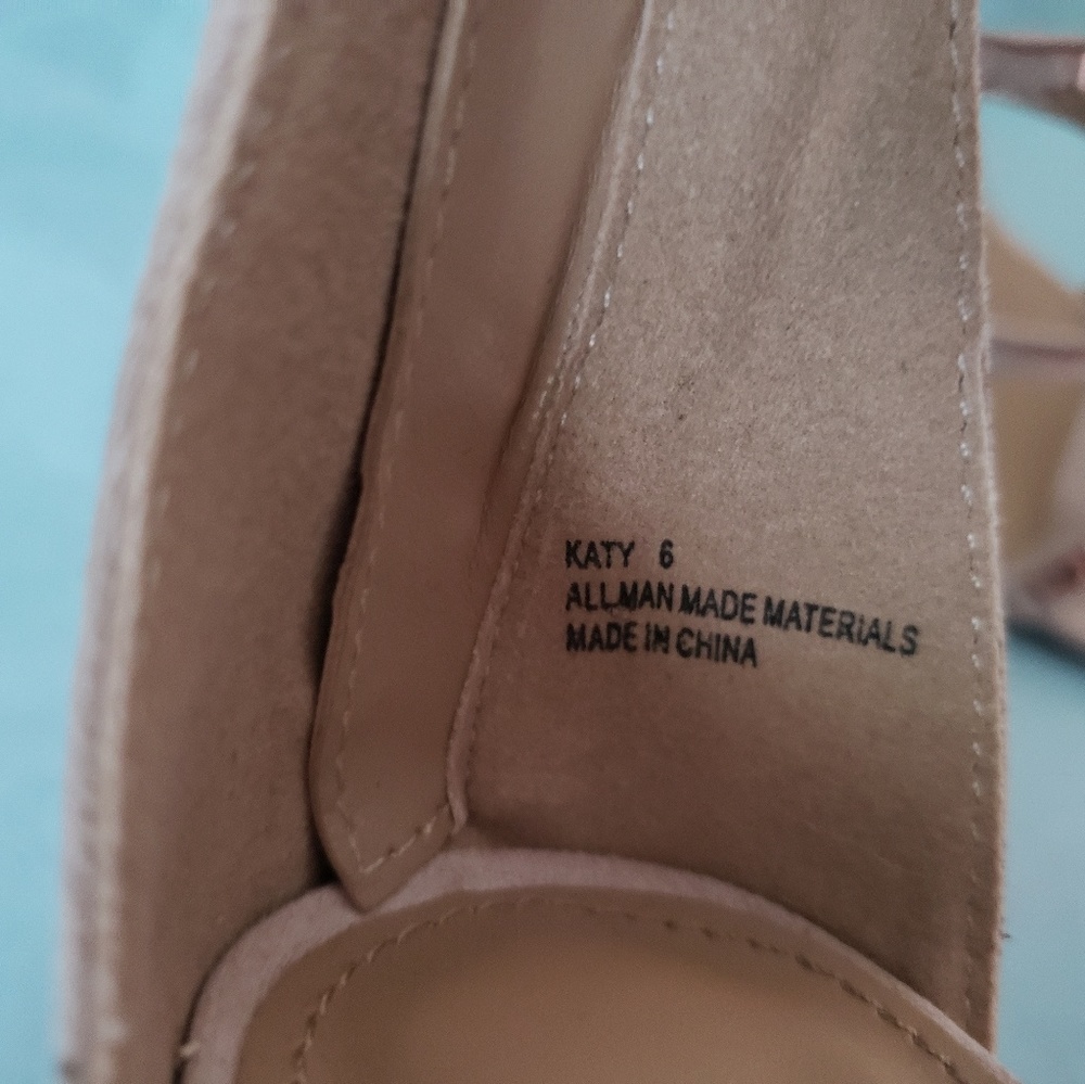 Charlotte Russe Heels - Picture 2 of 7